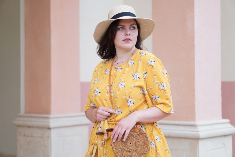 Anna Curve yellow wrap dress straw hat 038 round sunglasses file name