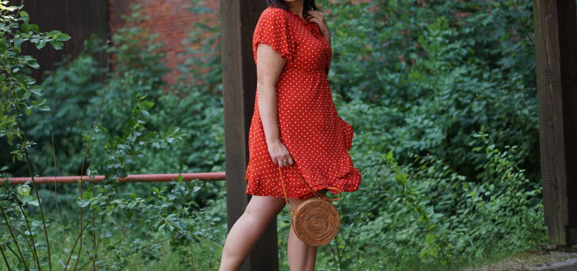 Anna Curve Red Dress with Volant 038 Polka Dots file name