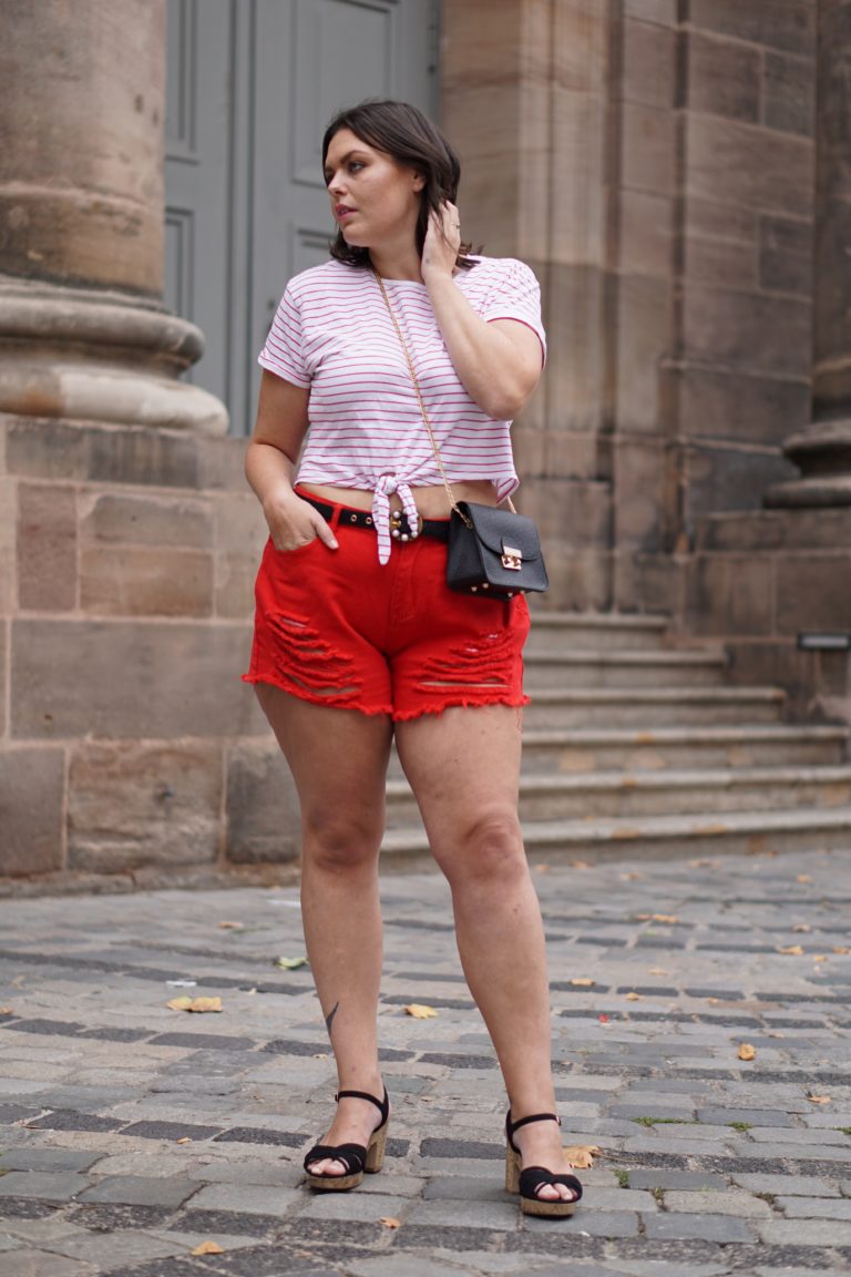 Anna Curve Red Shorts 038 Crop Top file name